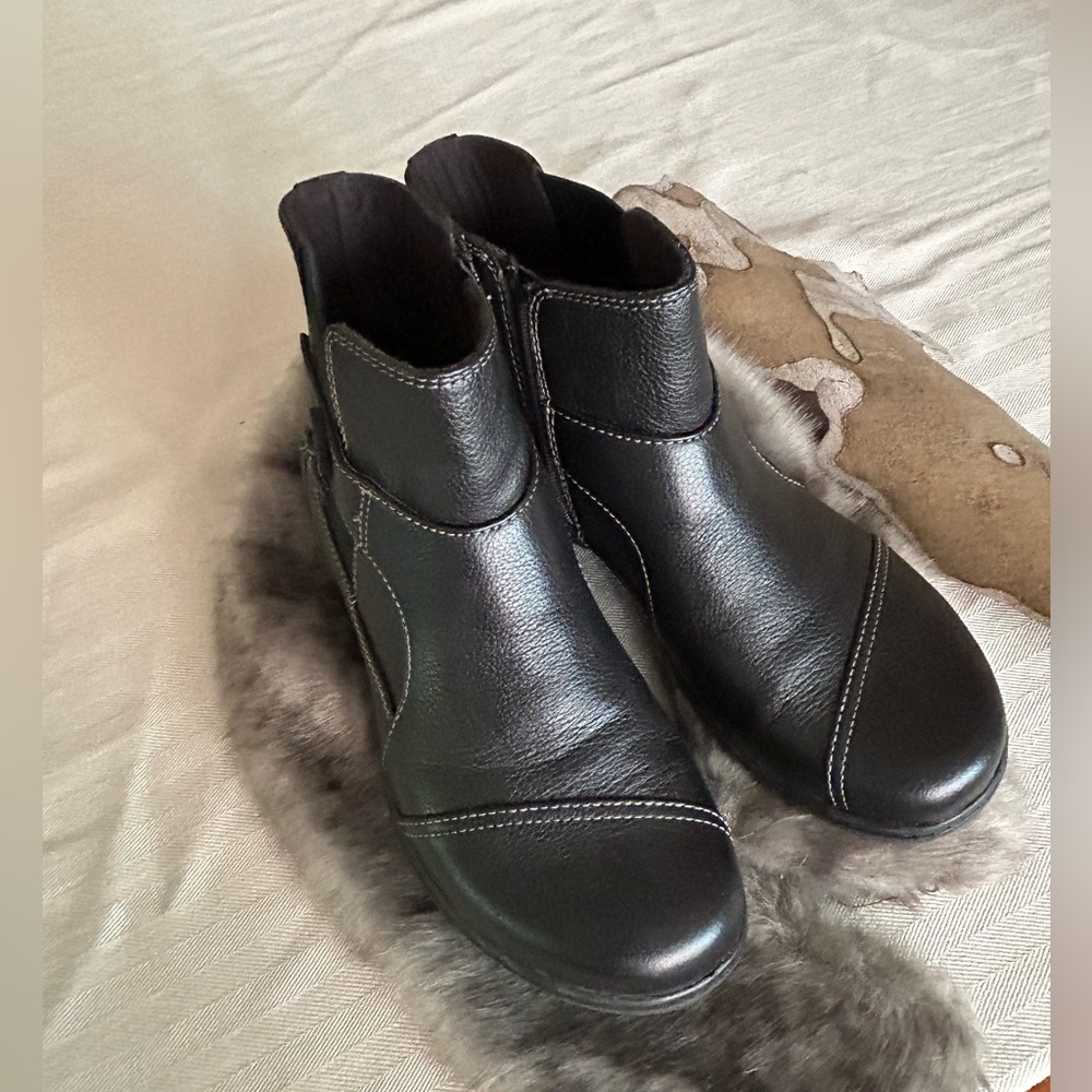 Clarks ankle boots with zipper